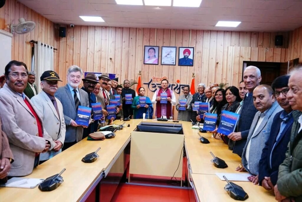 मुख्यमंत्री धामी ने “उत्तराखण्ड @25ः लुकिंग बैक-लुकिंग फॉरवर्ड” पुस्तक का किया लोकार्पण