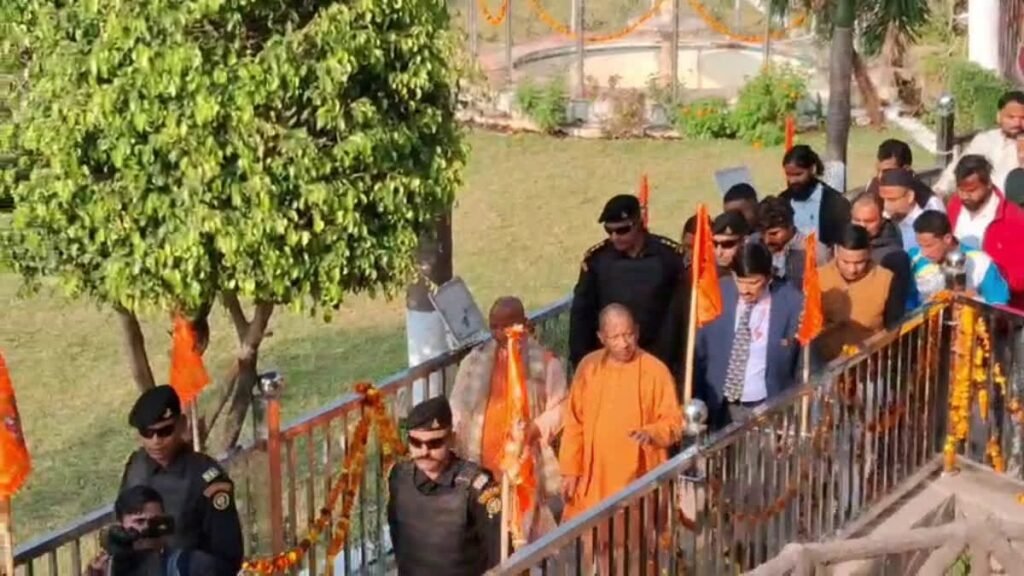 कोटद्वार पहुंचे यूपी के सीएम योगी आदित्यनाथ: सिद्धबली मंदिर में दर्शन कर बहन के घर के लिए हुए रवाना