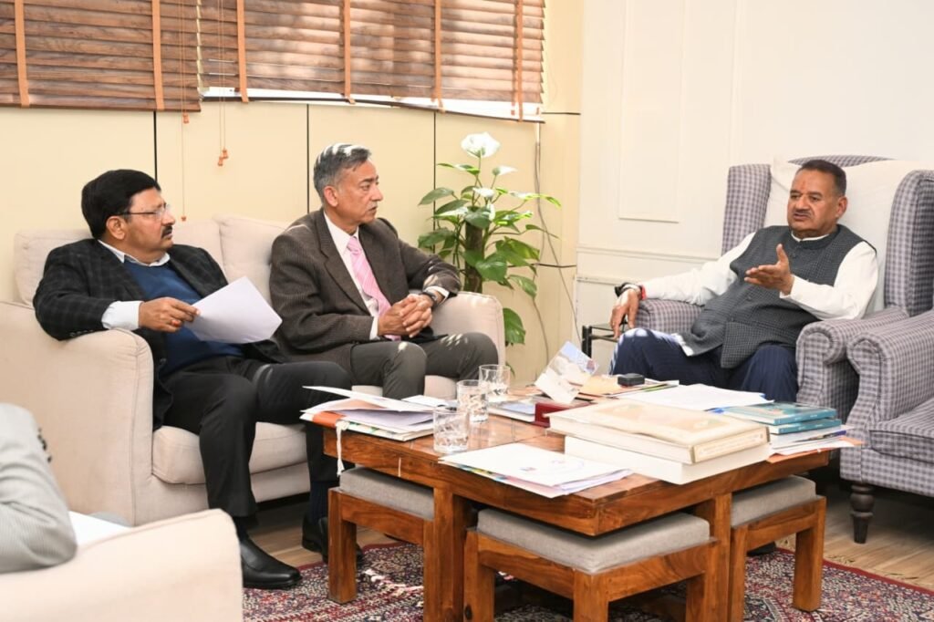 सैनिक कल्याण मंत्री गणेश जोशी ने गुनियाल गांव में निर्माणाधीन सैन्य धाम के कार्यों की ली विस्तृत समीक्षा ,अधिकारियों को दिए निर्देश 