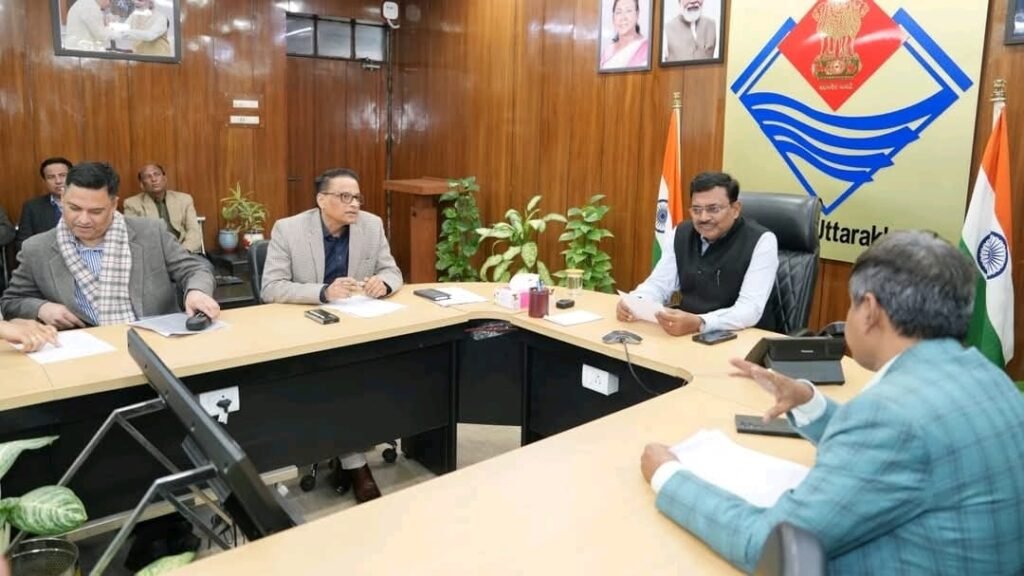 मुख्य सचिव आनंद बर्द्धन ने ली विभिन्न विभागों की परियोजनाओं एवं योजनाओं से संबंधित मिसिंग लिंक फंडिंग की समीक्षा बैठक