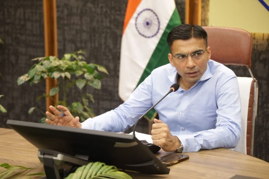 नगरीय क्षेत्रों में बढ़ती आपराधिक घटनाओं पर डीएम सविन बंसल सख्त; होमस्टे, होटल एवं वेडिंग प्वाइंट्स पर सघन सत्यापन के निर्देश