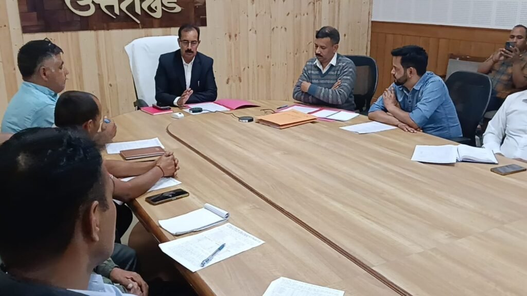 पौड़ी गढ़वाल : एसआईआर-2026 के सफल संचालन के लिए बीएलए के साथ बैठक आयोजित