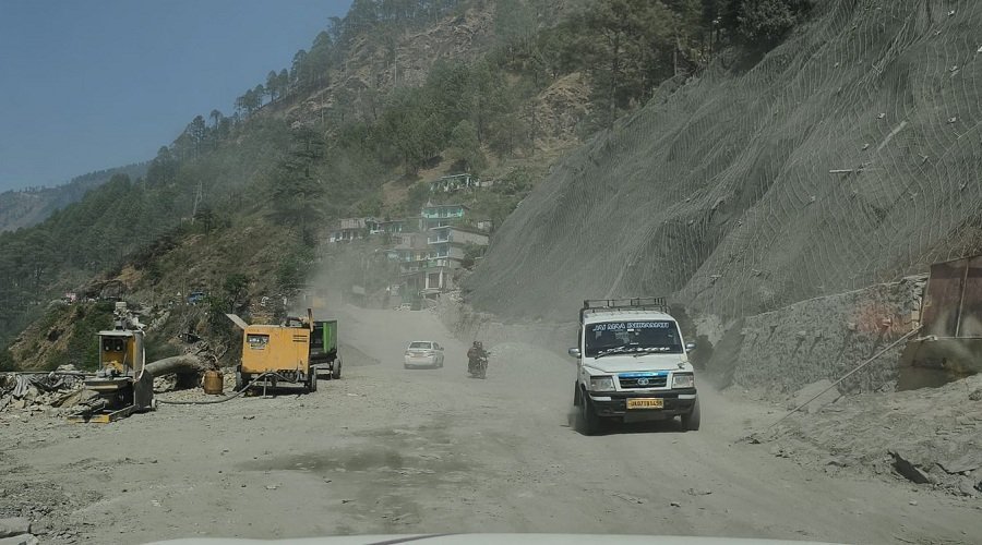 बारिश से उत्तराखंड में 34 सड़कें बंद, चमोली सबसे अधिक प्रभावित