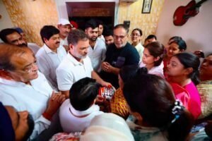 उत्तराखंड : अमर मेहता के निधन पर राहुल गांधी ने जताया शोक, परिजनों से मिलकर दी सांत्वना