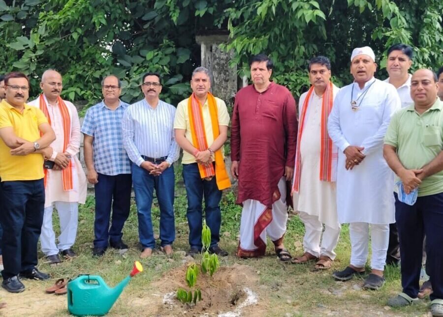 हरेला प्रकृति के प्रति कृतज्ञता का पर्व, पर्यावरण संरक्षण को बनाएं जनआंदोलन – सचिव संस्कृत शिक्षा दीपक कुमार